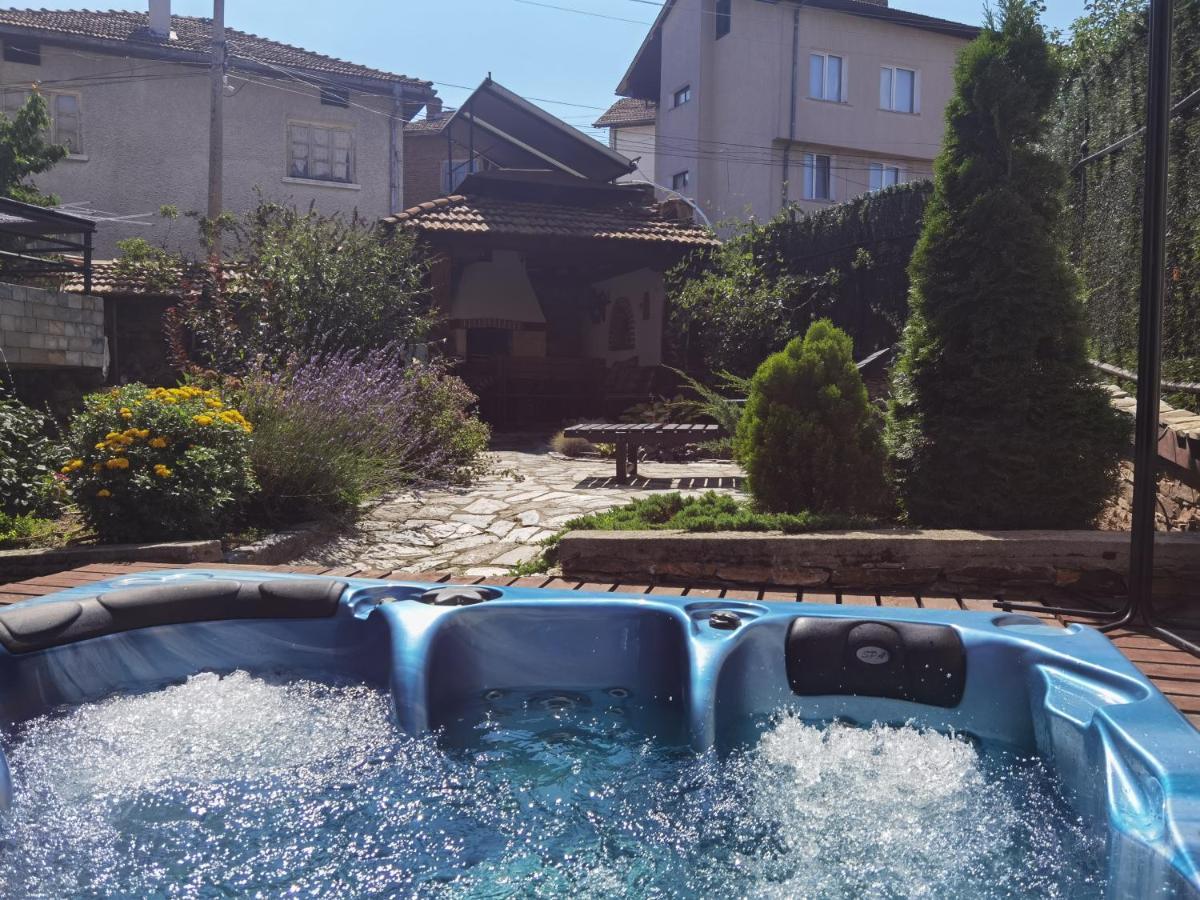 Mira Guest House Dobrinishte Exterior photo