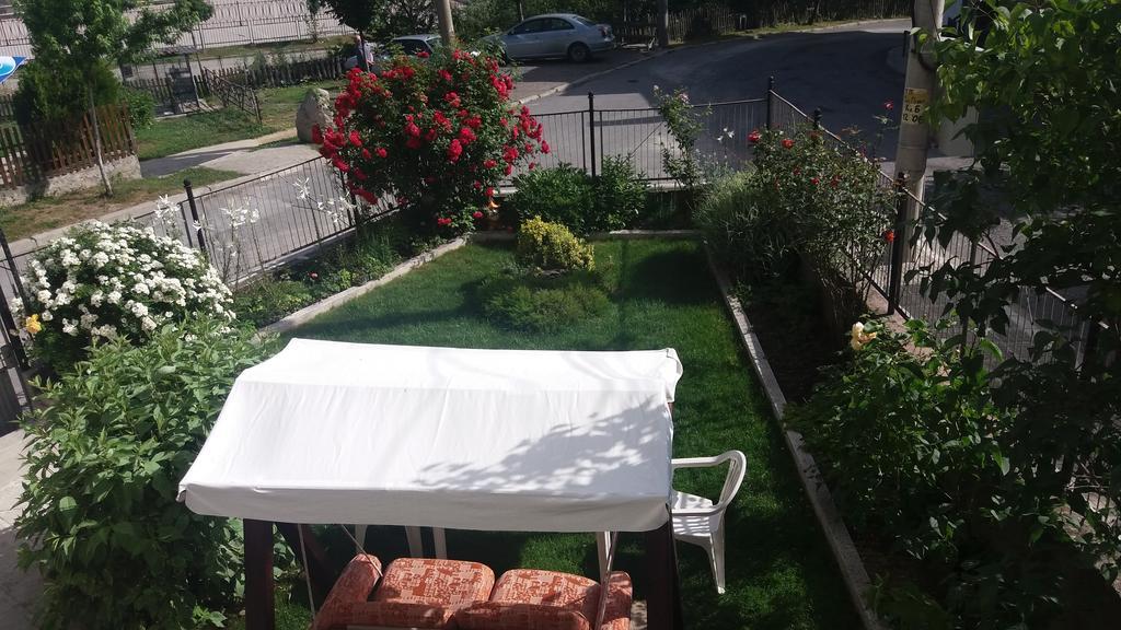 Mira Guest House Dobrinishte Exterior photo