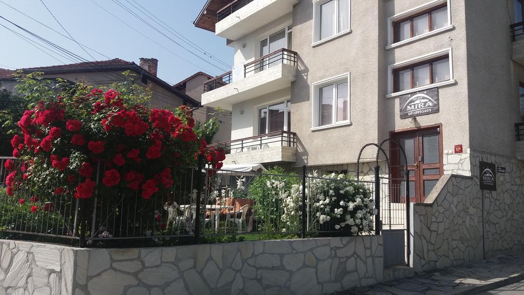 Mira Guest House Dobrinishte Exterior photo